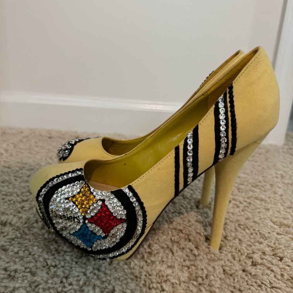 Pittsburgh Steelers High Heel Pumps with Rhinestone Design Size 8